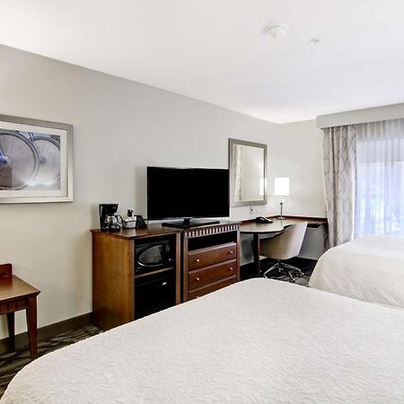 Hampton Inn & Suites Saint John Eksteriør billede