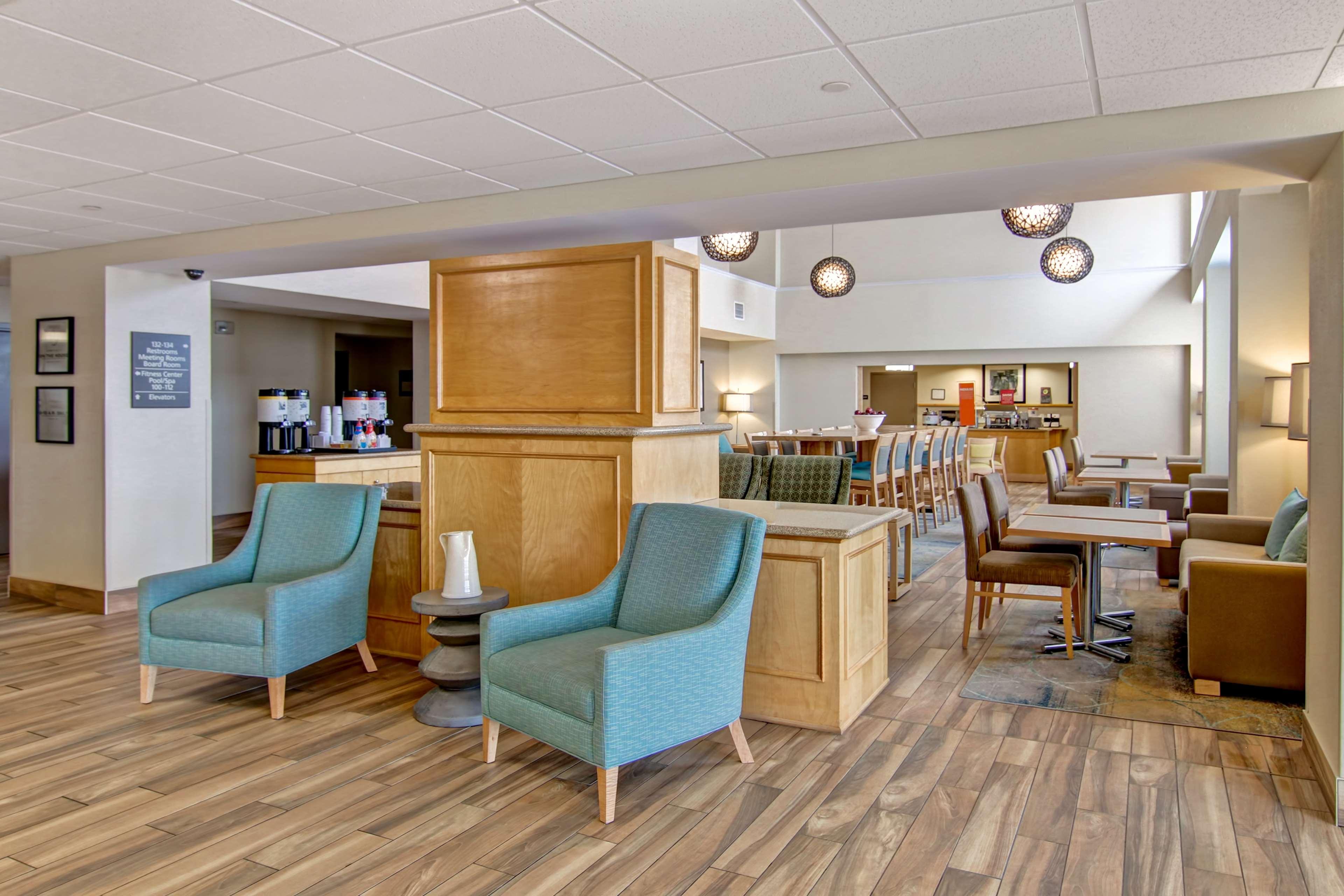 Hampton Inn & Suites Saint John Eksteriør billede
