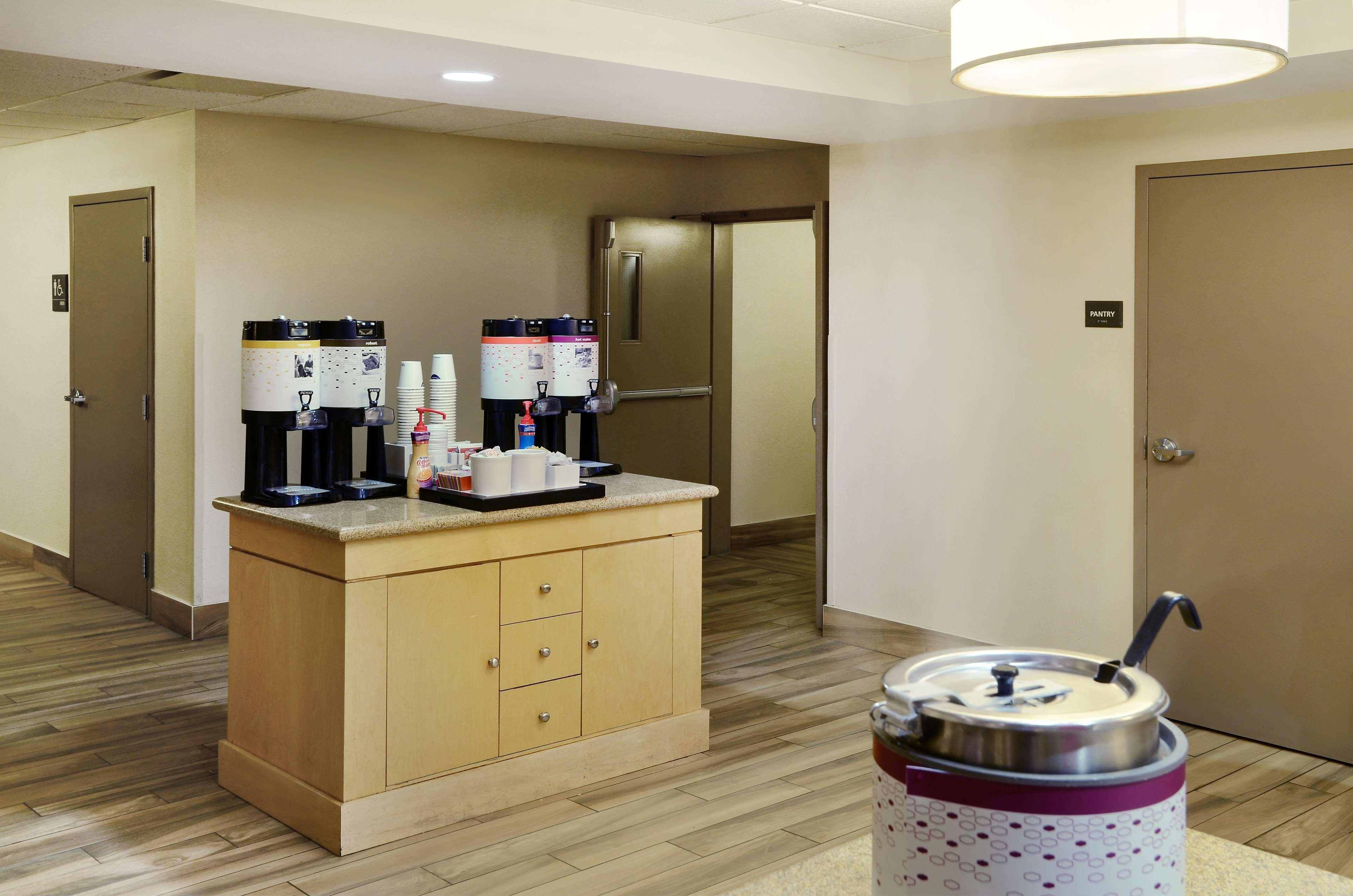 Hampton Inn & Suites Saint John Eksteriør billede