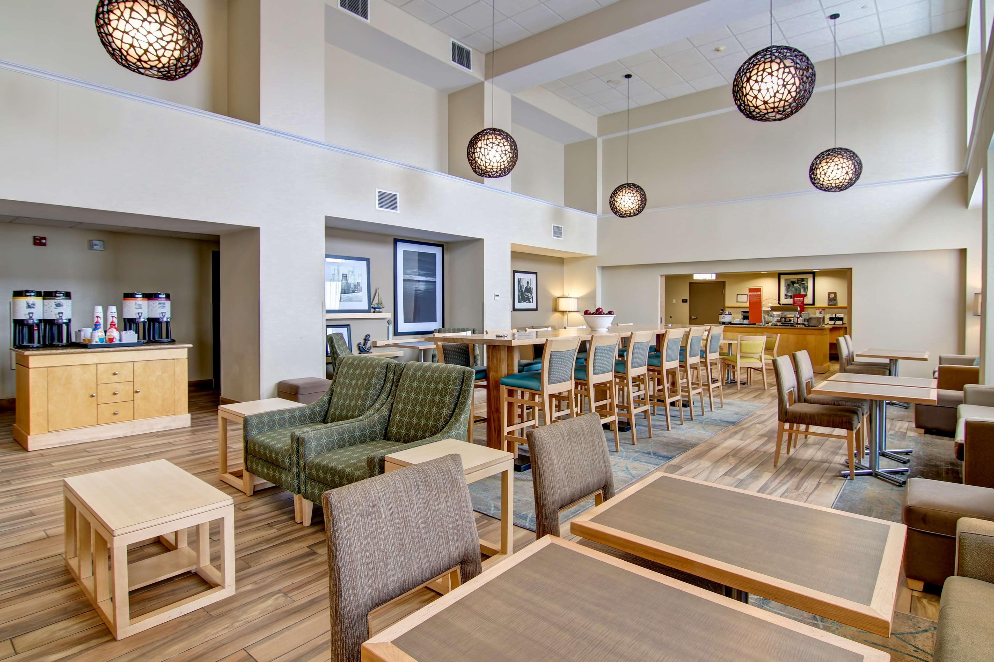 Hampton Inn & Suites Saint John Eksteriør billede