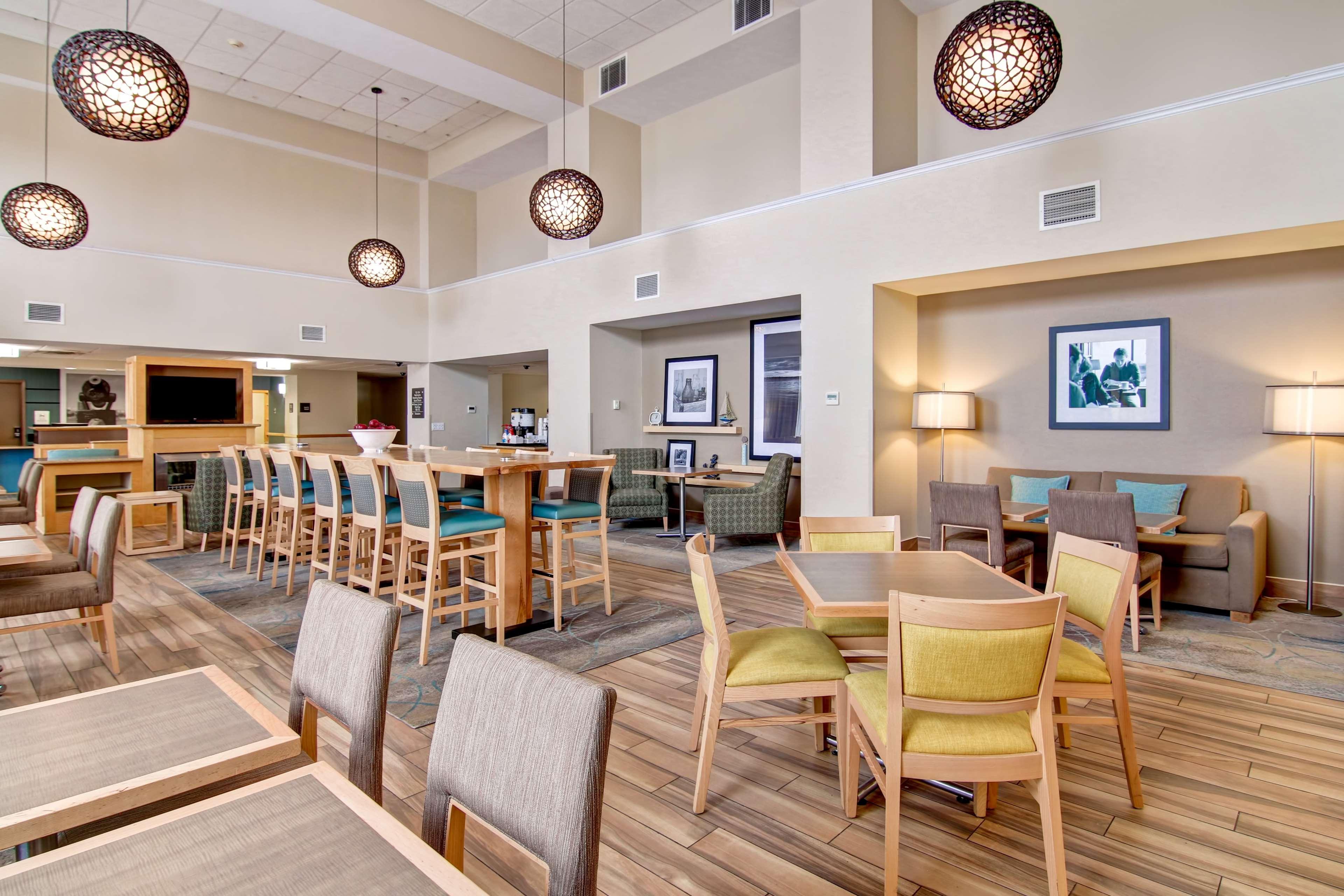 Hampton Inn & Suites Saint John Eksteriør billede