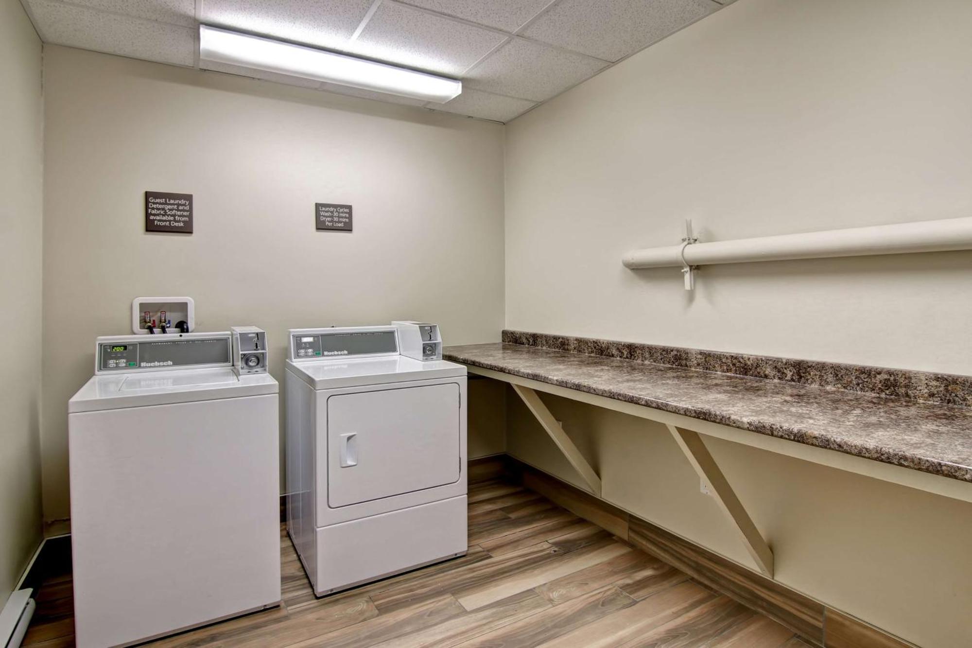 Hampton Inn & Suites Saint John Eksteriør billede