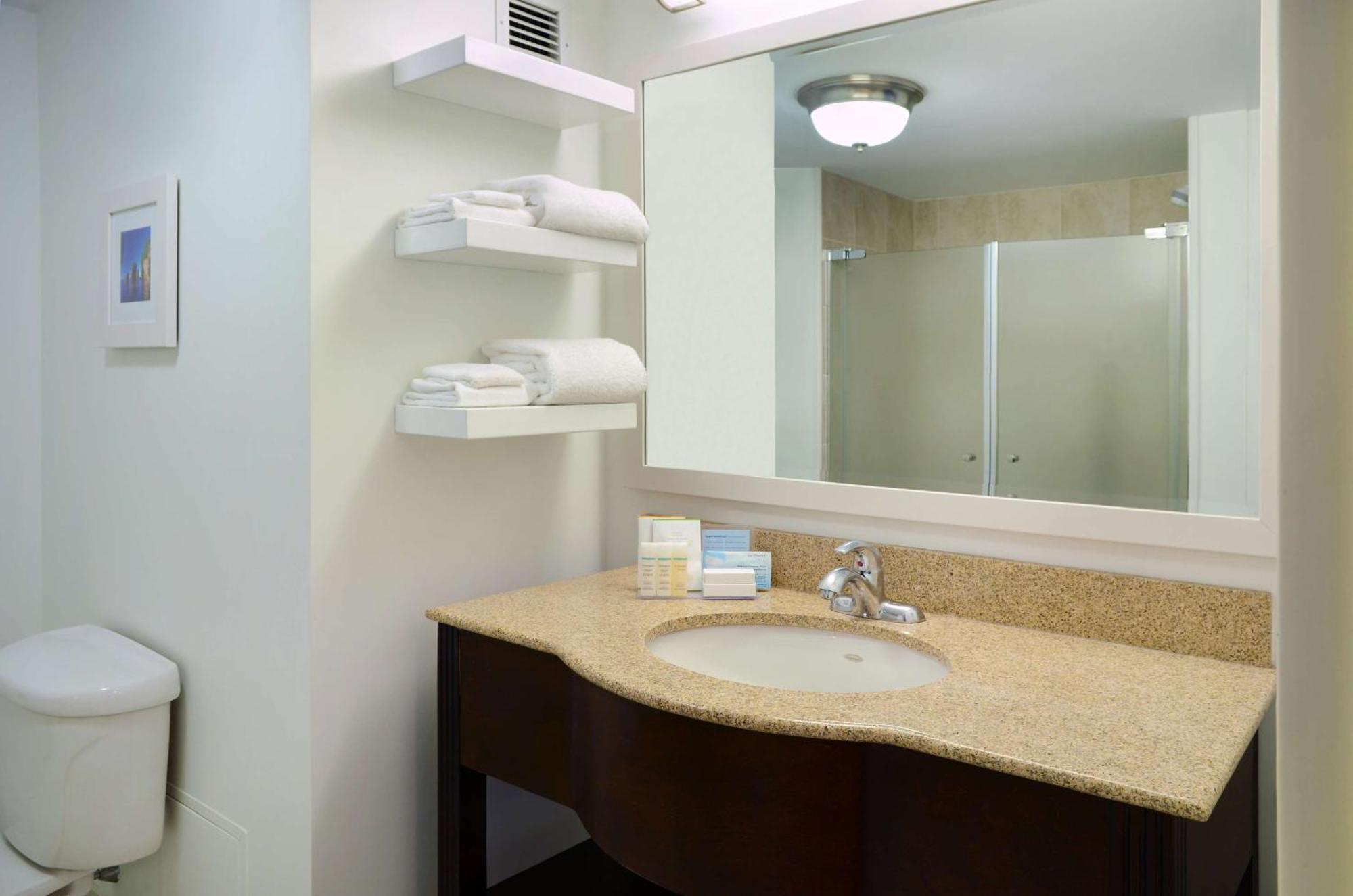 Hampton Inn & Suites Saint John Eksteriør billede