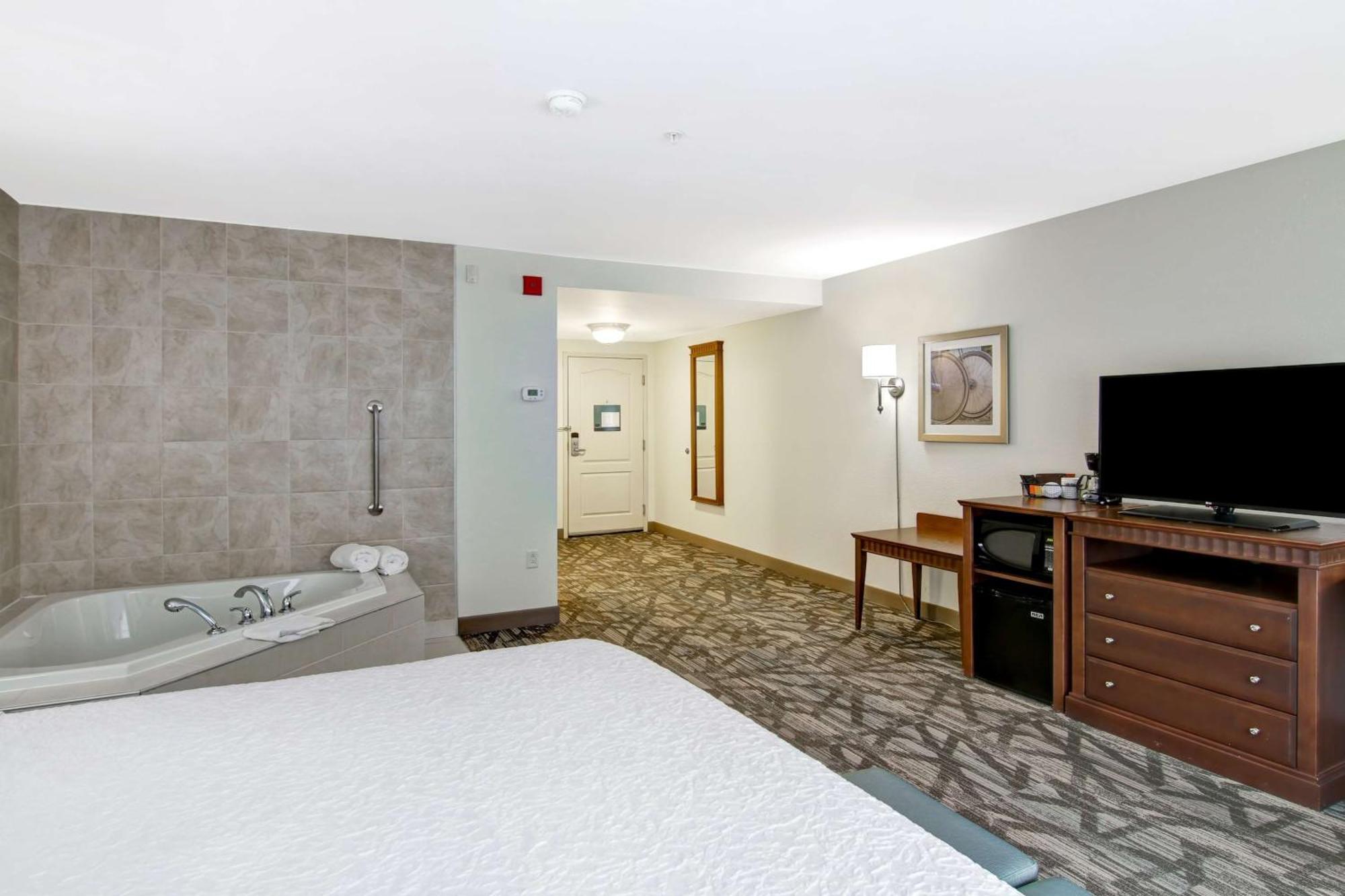Hampton Inn & Suites Saint John Eksteriør billede