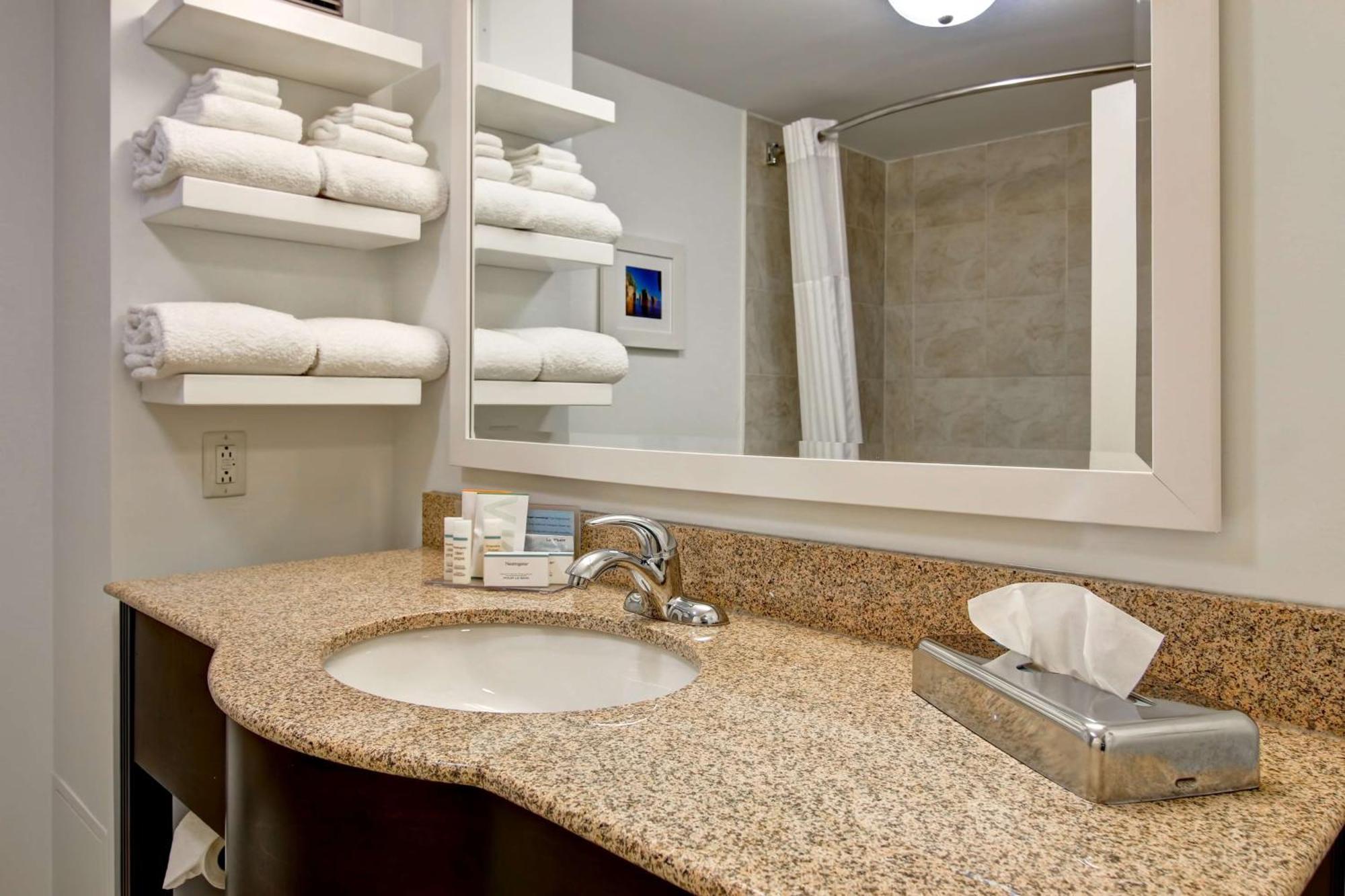 Hampton Inn & Suites Saint John Eksteriør billede